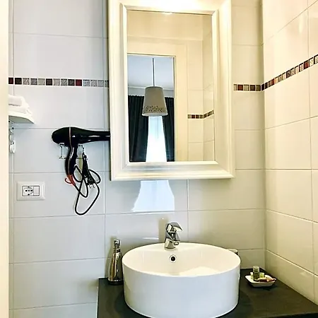 Beside The Vatican Bed & Breakfast 4*
